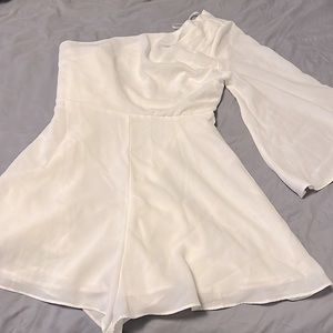 Petal & Pup One Sleeve Romper Size Small